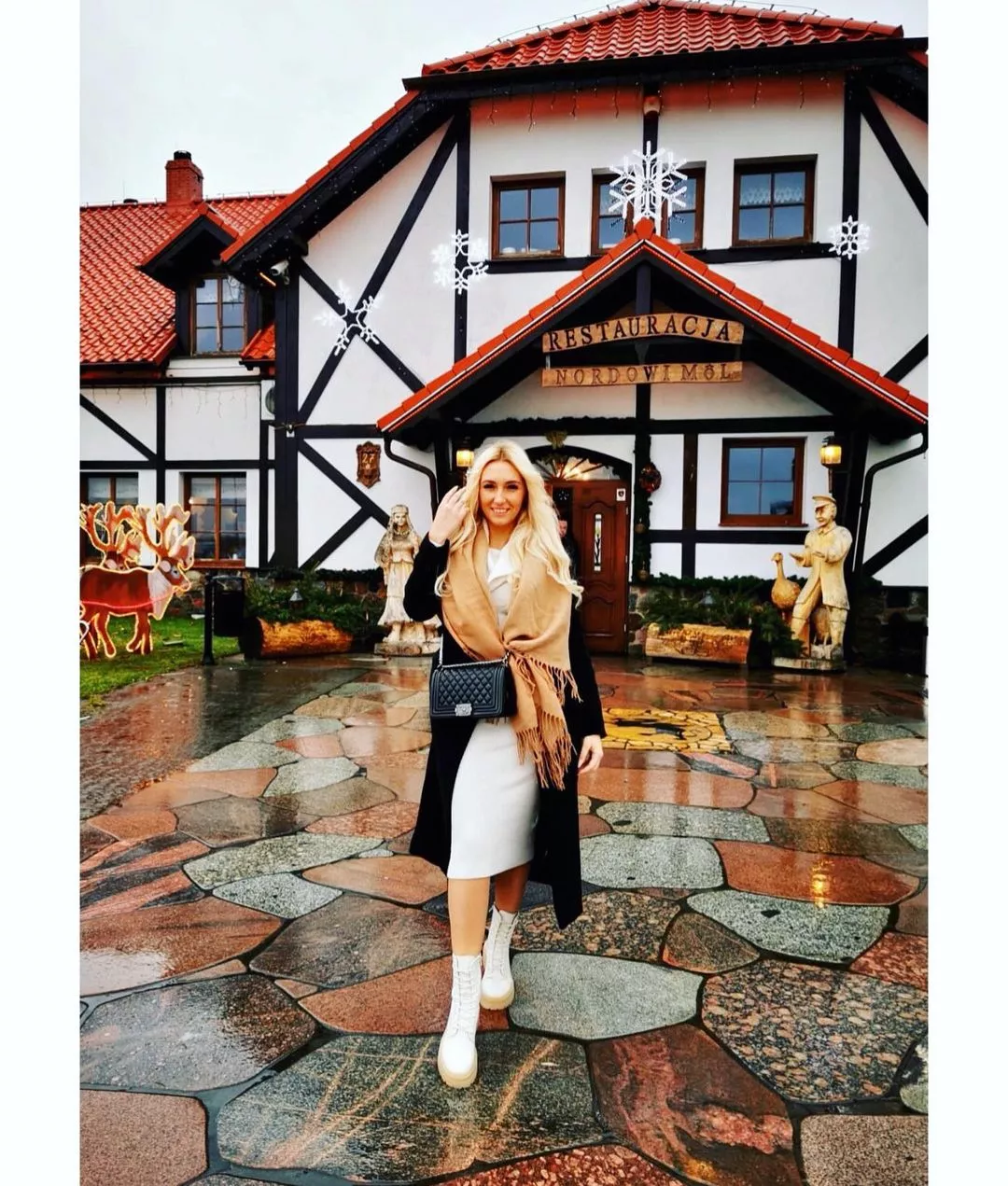 Zdolna wokalistka disco polo kusi ponętną stylizacją! To modowy hit sezonu?! 